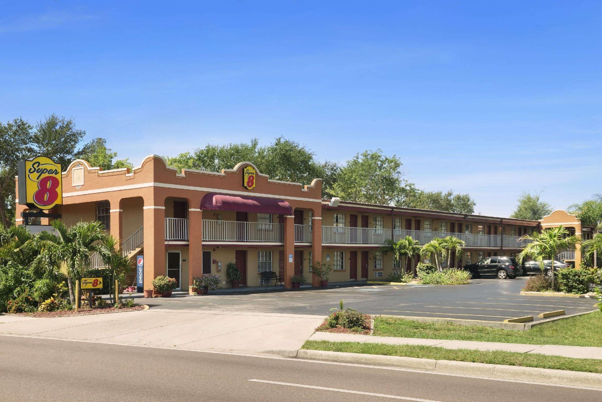 Super 8 By Wyndham Bradenton Sarasota Area Motel Exterior photo